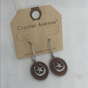 NWT Crystal Avenue horseshoe hoop earrings